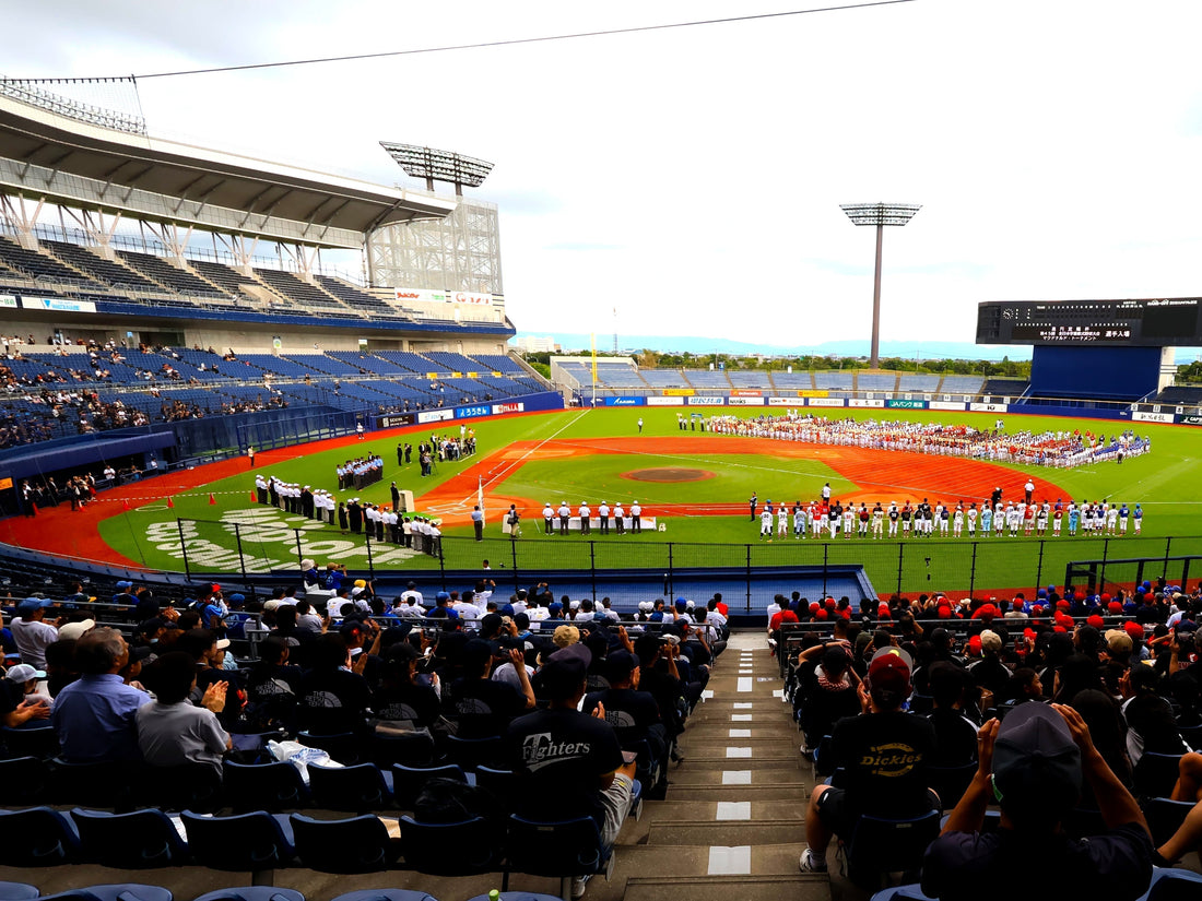 【開会式】豪雨の間隙、新潟に集結53チーム・1052人が大行進 - フィールドフォース
