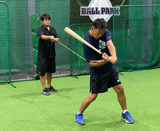 【井端氏に学ぶ】 飛距離を出すバットの出し方 - フィールドフォース
