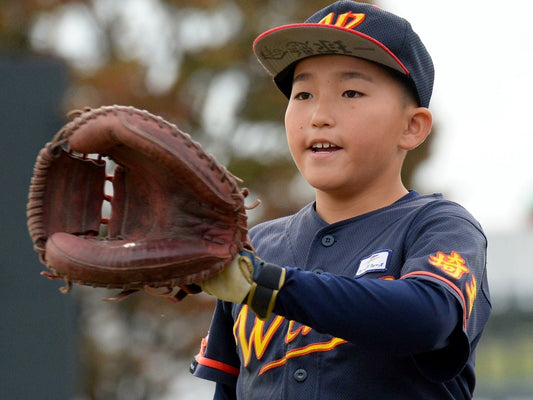 正義のスーパーキャッチャー。行くぞ、全国！響け、被災地へ！一投一走に宿る魂 - フィールドフォース