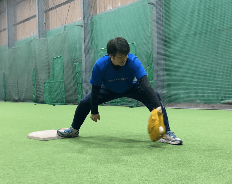 【野球】ショートバウンドはどうやって捕るの？ - フィールドフォース