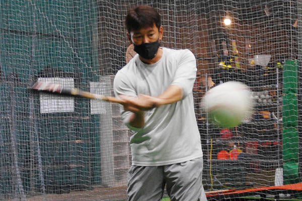 井端弘和さんに聞く！インパクトマッスルボール練習のポイント - フィールドフォース