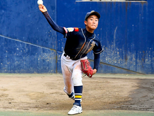 夏の全国でベールを脱いだ剛球右腕。守打走も“スーパー”で鷹ジュニア内定 - フィールドフォース