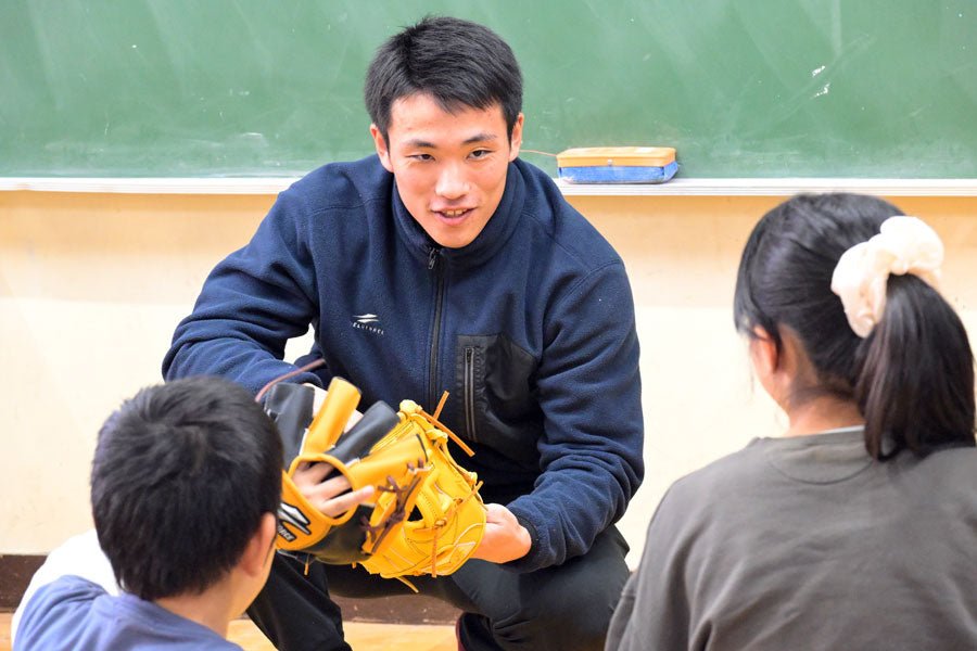[topics] 鎌ヶ谷市の小学校で授業、飯塚さん講演会ほか - フィールドフォース